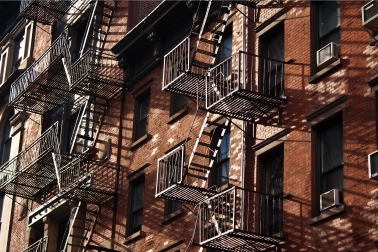 Foto escaleras de hierro, distrito de Soho.
